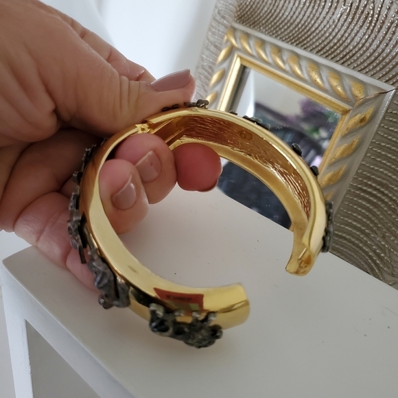 2/$35 Sale Fun Zoo Animal Bangle Bracelet Gold tone - Picture 9 of 11